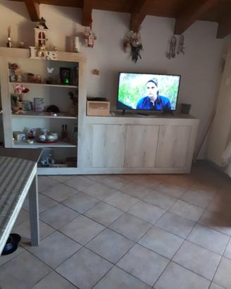 due mobiletti noce chiaro come nuovi 