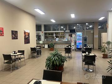 Bar tabacchi con cucina attrezzata