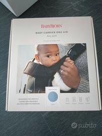Marsupio BabyBjorn modello One Air azzurro