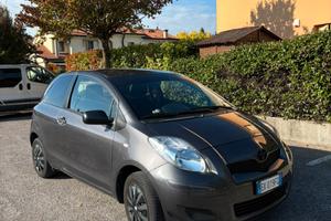 Toyota Yaris 1.0 benzina 68.000 km neopatentati
