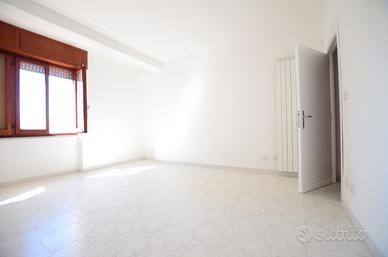 Luminoso appartamento Via Grazia Deledda