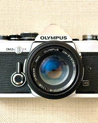 Olympus OM2n con 50mm 1:1.8