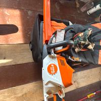 Tosasiepi professionale a batteria STIHL HSA 100