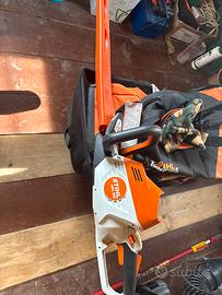 Tosasiepi professionale a batteria STIHL HSA 100