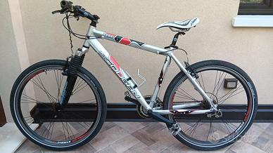 Bici  MB Lee Cougan Rebel MTB 26" in Alluminio