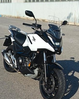 Nc 750 x manuale 
