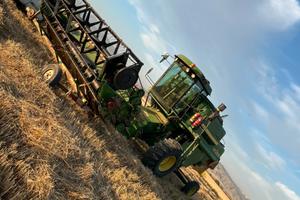 Mietitrebbia john deere