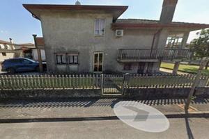 Immobile in asta di 281 m² con 4 locali e box auto