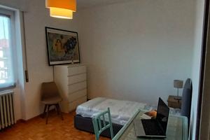 Camera singola solo ragazzi lavoratori /stagisti