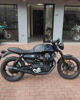Moto Guzzi V7 IV Stone