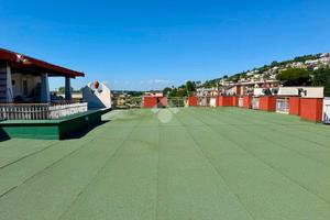 5 LOCALI A POZZUOLI
