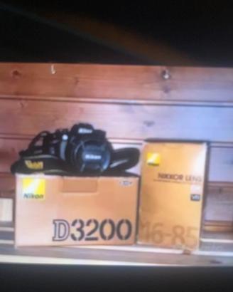 Nikon  D3200 + Nikkor zoom