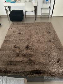 Tappeto stile shaggy pelo lungo color tortora