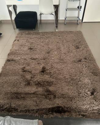Tappeto stile shaggy pelo lungo color tortora