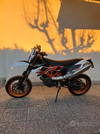 Ktm 690 smc-r guidabile con A2