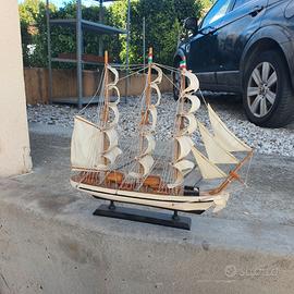 Veliero di dimensioni circa 30 cm