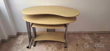 Scrivania con sedia inclusa