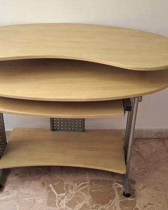 Scrivania con sedia inclusa