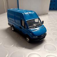 Modellino Iveco Daily scala 1:43