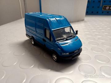 Modellino Iveco Daily scala 1:43