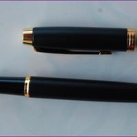 Penna stilografica Parker nero opaco ed oro NUOVA