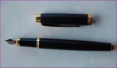 Penna stilografica Parker nero opaco ed oro NUOVA