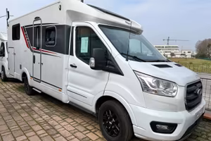 Camper semintegrale burstner lineo t 700 6,99 lett