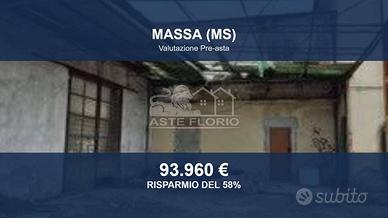 Immobile in asta di 485 m² a Massa
