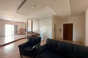 3 LOCALI A CROTONE