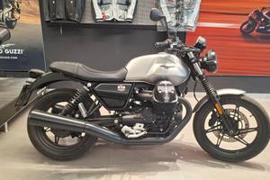 Moto Guzzi V7 IV Stone