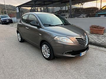 Lancia Ypsilon 1.2 69 CV 5 porte Platinum 2015