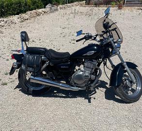 Moto Suzuki 250 Maraurder