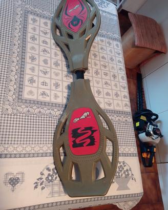 Skateboard waveboard 