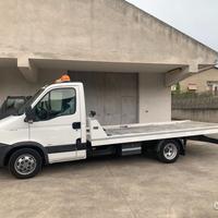 Carroattrezzi Iveco daily 35c15 comear