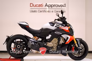 Ducati Diavel V4 RS 2026 solo 1.427 km
