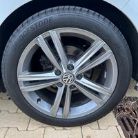  4 cerchi sebrin  golf R  con gomme nuove