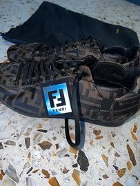 Scarpe Fendi originali anni 2000 strappo sul logo