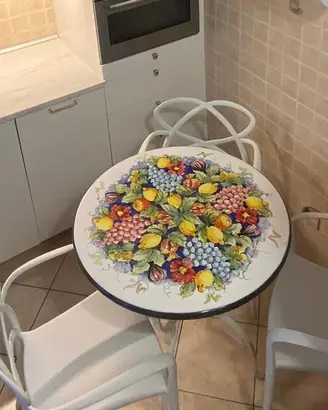 Tavolo in pietra lavica fatto a mano in sicilia