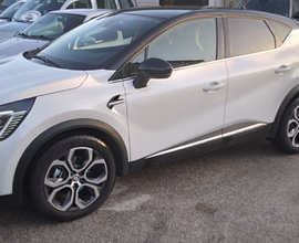 Renault Captur Ibrida Plug in