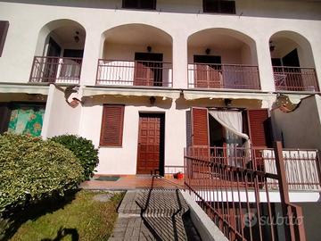 Villetta a schiera di 223 m² con 5 locali e box au
