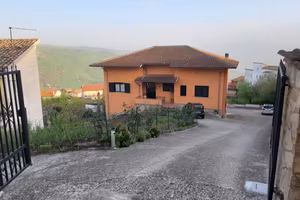 Villa indipendente con terreno