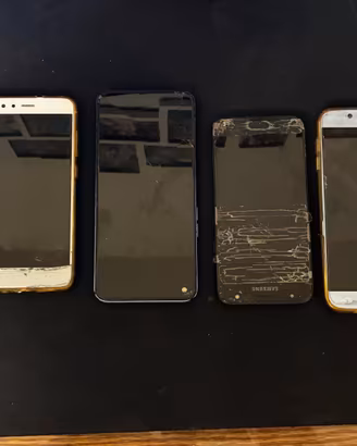 6 telefoni vecchi (in blocco)
