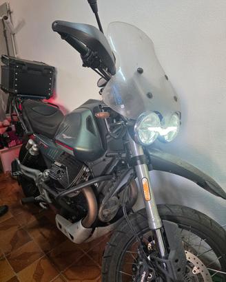 Moto gozzi V85tt anno 2022