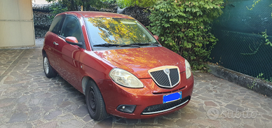 Lancia ypsilon 1.2 argento