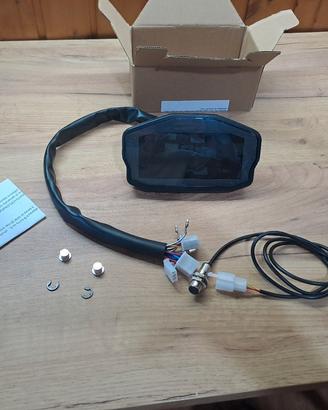 Infotainment universale per moto 