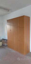 Armadio  finto legno con specchi