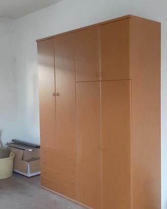 Armadio  finto legno con specchi