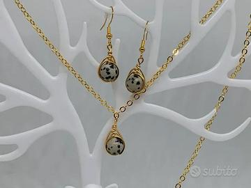 Set orecchini e collana Diaspro Dalmata naturale •