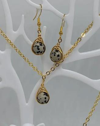 Set orecchini e collana Diaspro Dalmata naturale •