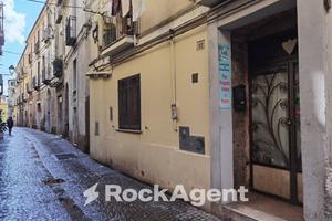 MONOLOCALE CON BAGNO, IDEALE ANCHE USO COMMERCIALE